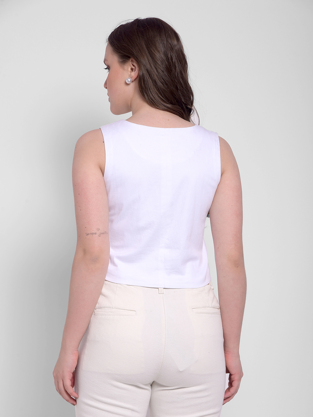 Numero Uno Women White Sleeveless Buttoned Vest